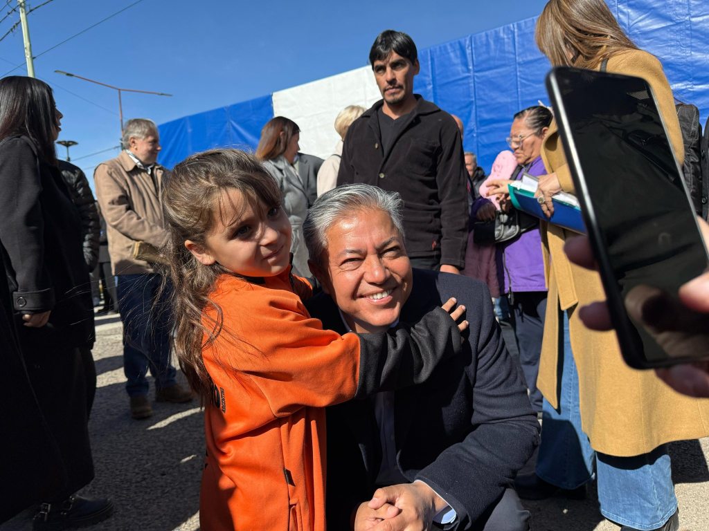 Figueroa impulsa mejoras educativas en seis regiones con inversión superior a 2.000&nbsp;millones