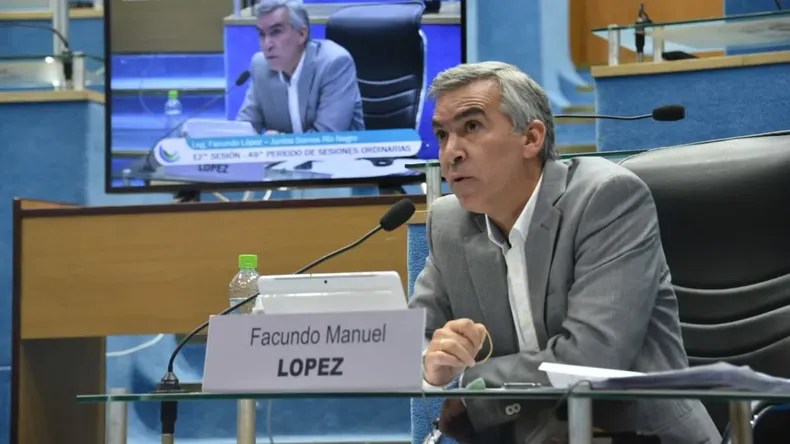López respaldó la decisión de Weretilneck de priorizar el empleo ante la&nbsp;crisis