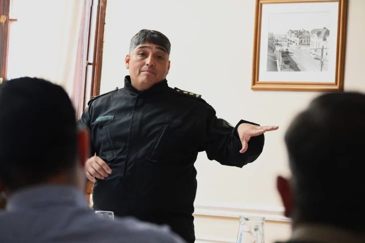 Suspendieron al director de la Policía Regional Norte de Santa Cruz tras una polémica intervención en un&nbsp;operativo