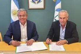 Rolo Figueroa impulsa más oportunidades para los jóvenes neuquinos con el Plan de Becas Gregorio&nbsp;Álvarez